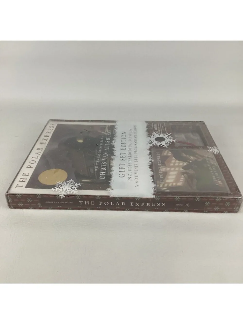 The Polar Express Gift Set Edition Hardcover Book CD Tape Souvenir Sleigh Bell - Picture 5 of 6